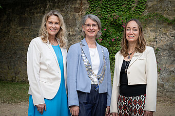 Soroptimist Deutschland Präsidentin Susanne Bolduan mit Nachfolgerin Susanne Becker von Dadelsen und Vorgängerin Manuela Nitsche