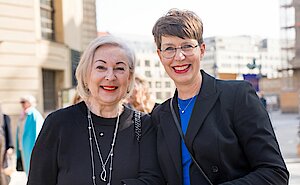 SID-Pastpräsidentin Anne Dörrhöfer und Vizeprogrammdirektorin Stefanie Möller